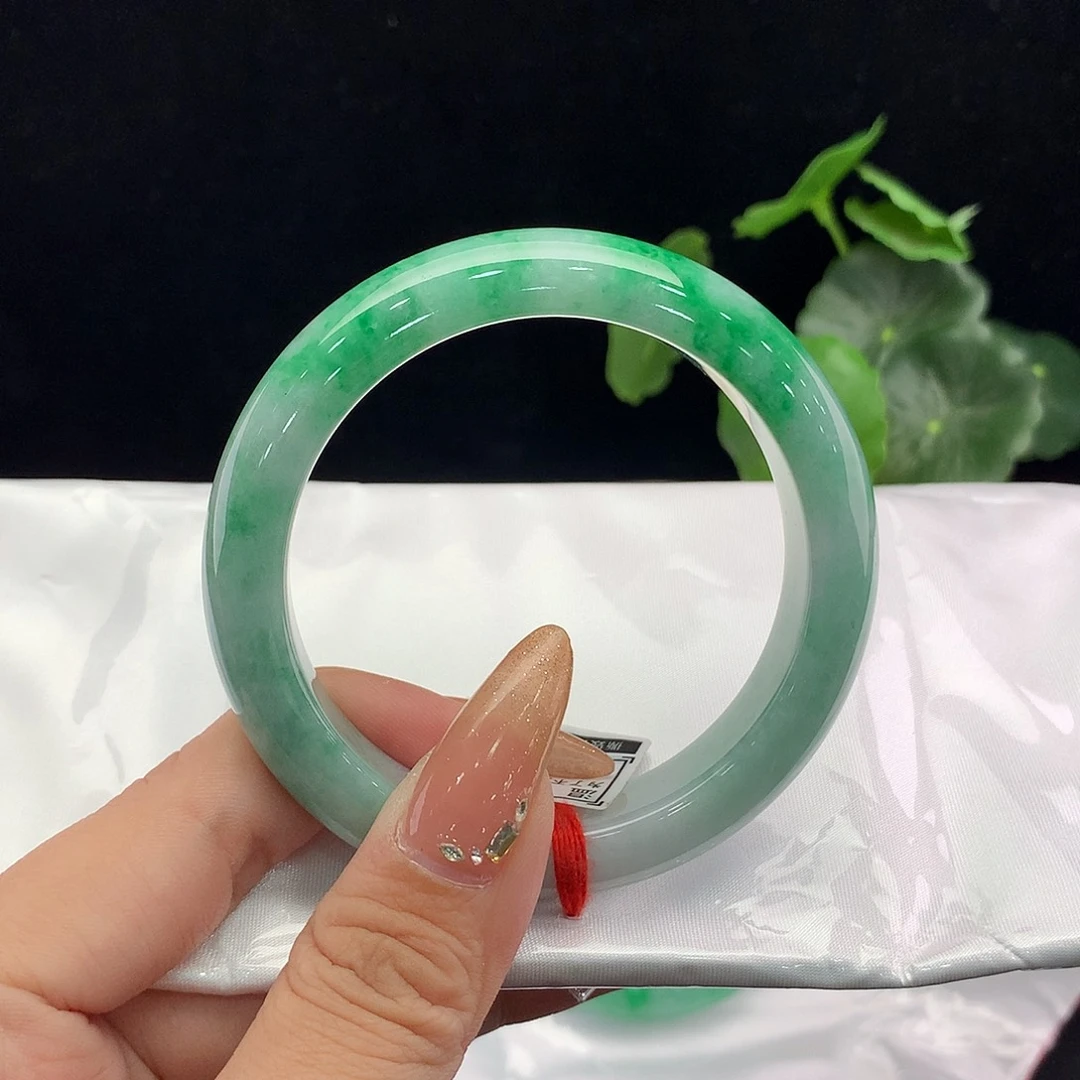 翡翠未镶嵌手镯正56