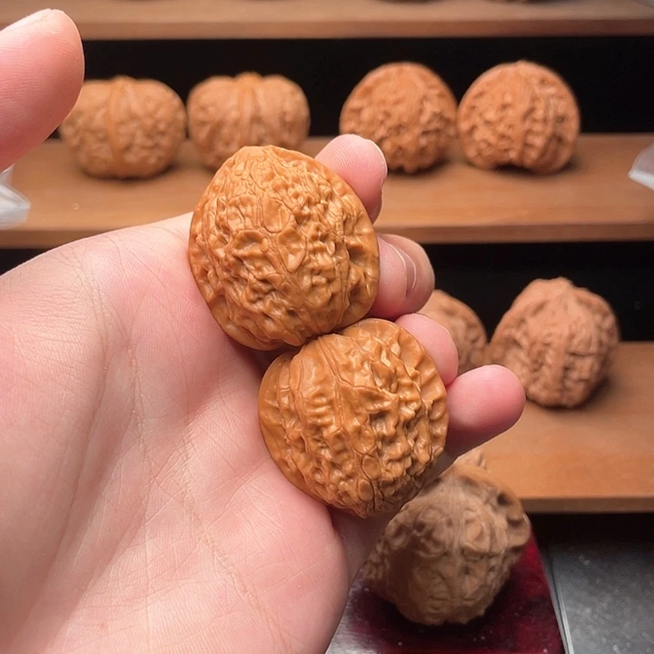 文玩核桃把件35原装毕业蜡皮金牛