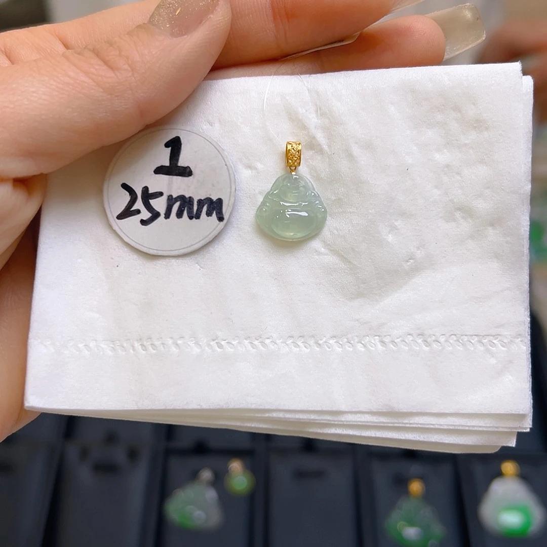 翡翠颈饰18K金镶嵌翡翠