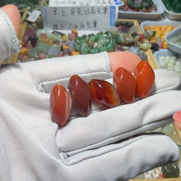 和田玉未镶嵌珠宝半成品