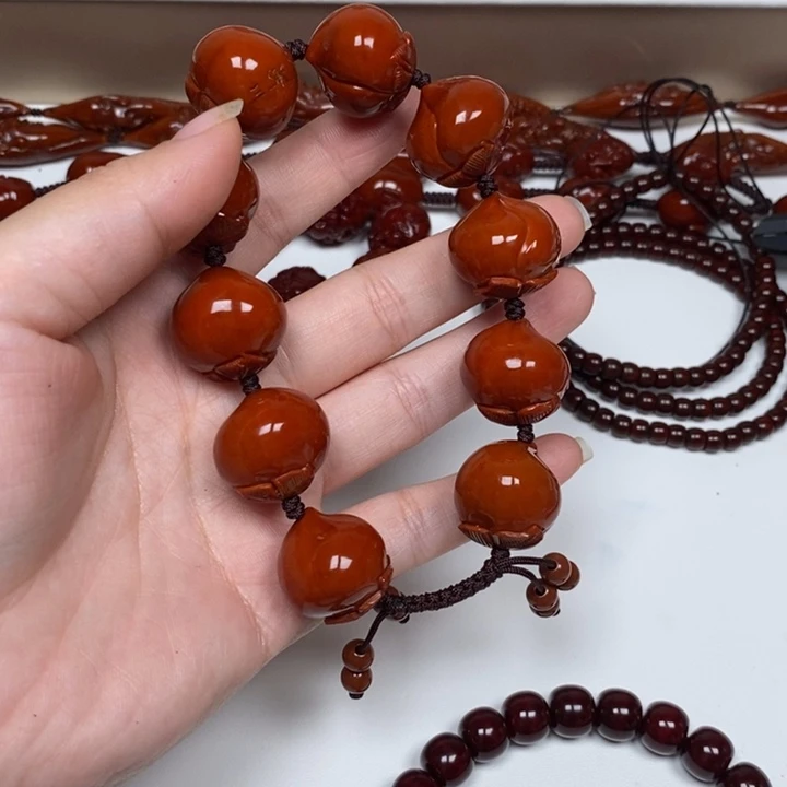 凯***歌橄榄核雕刻工艺的发展