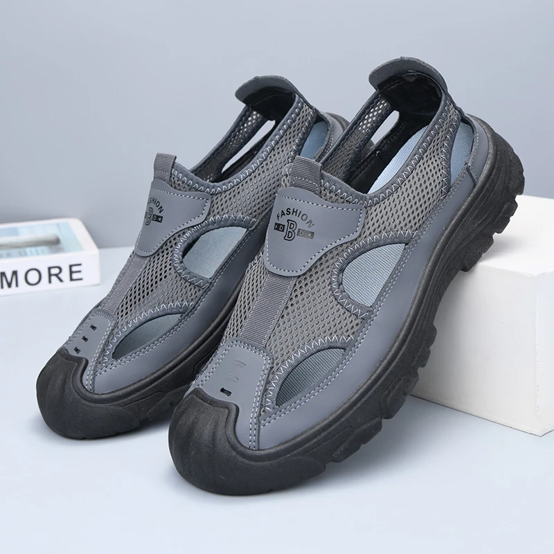 夏季新款透气包头镂空男凉鞋中老年休闲百搭老北京防滑男款沙滩鞋