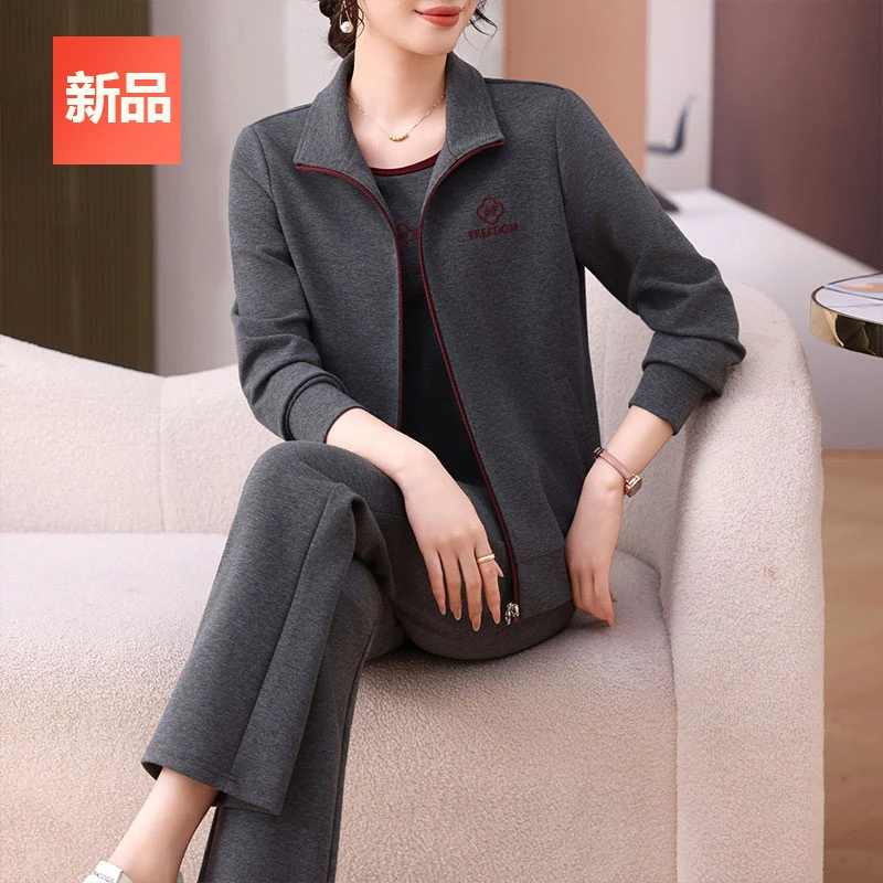 50多岁妈妈秋装外套中老年人运动套装女春秋季中年妇女上衣三件套