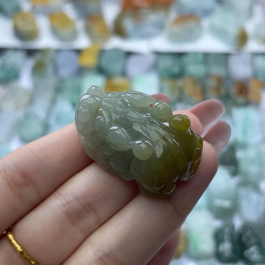 颈饰未镶嵌翡翠貔貅3