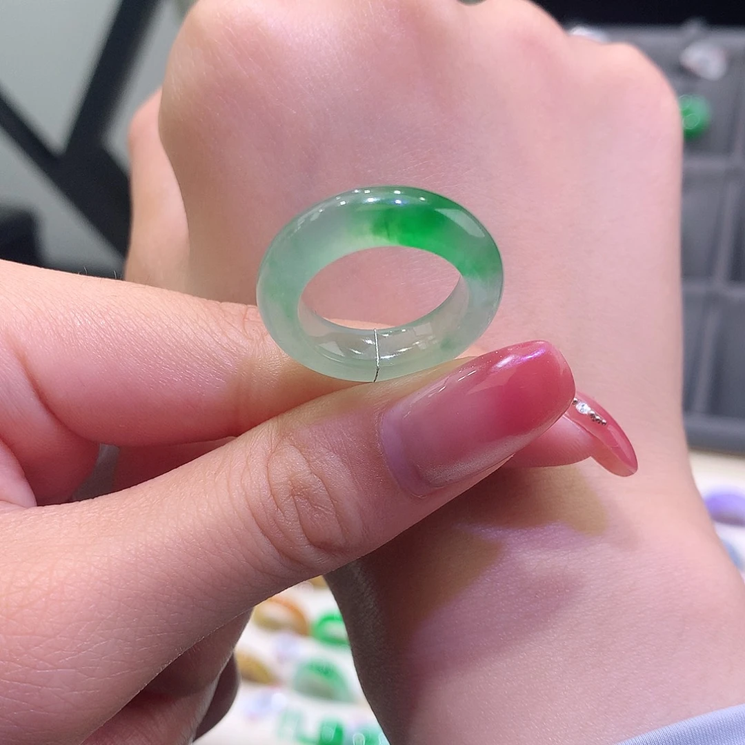 未镶嵌戒指翡翠翡翠