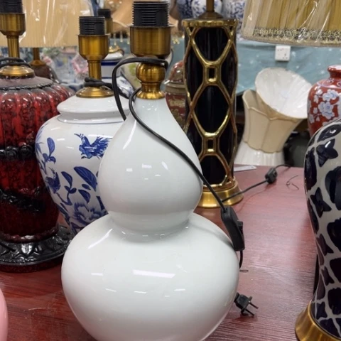 瓶微瑕处理不退不换。。。。。。。。。。。