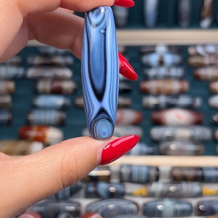 佳***佳玛瑙/玉髓合金珠宝奇石