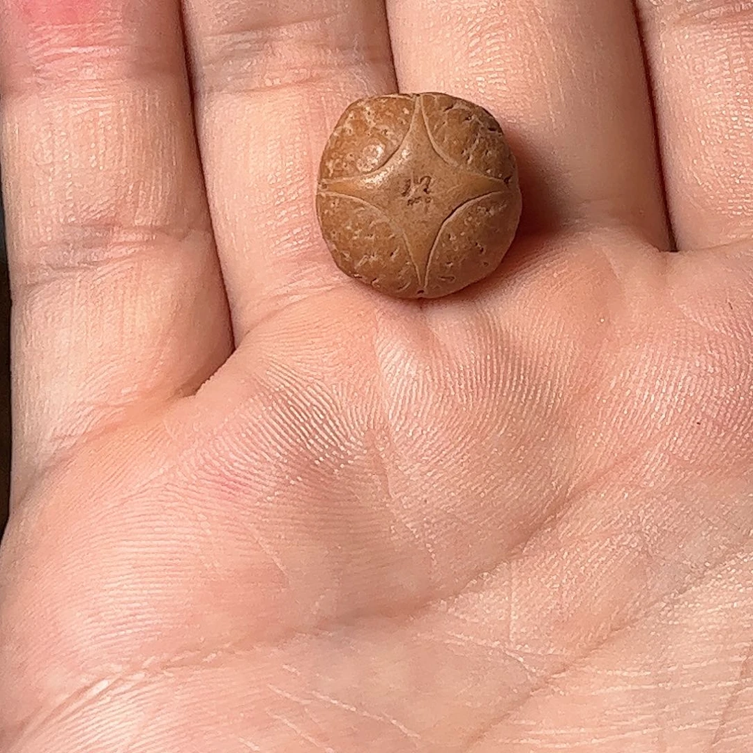 桃核吊坠17mm麒麟眼，开孔不退，偏远不包