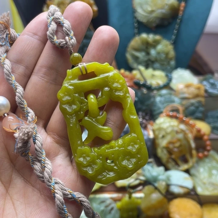 蛇纹石玉合金颈饰