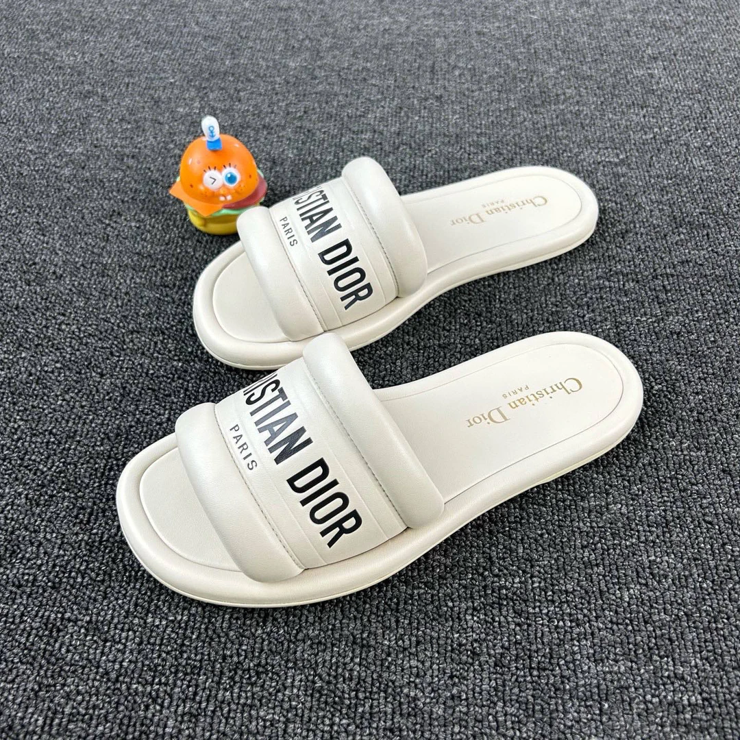 95新 DIOR/迪奥 平底时尚凉拖 36码 白色时尚百搭 HB4109
