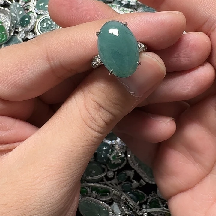 翡翠未镶嵌颈饰天然A货翡翠放漏