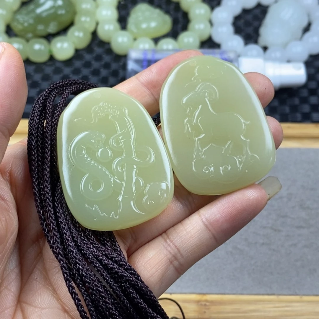 昆仑料生肖羊和蛇