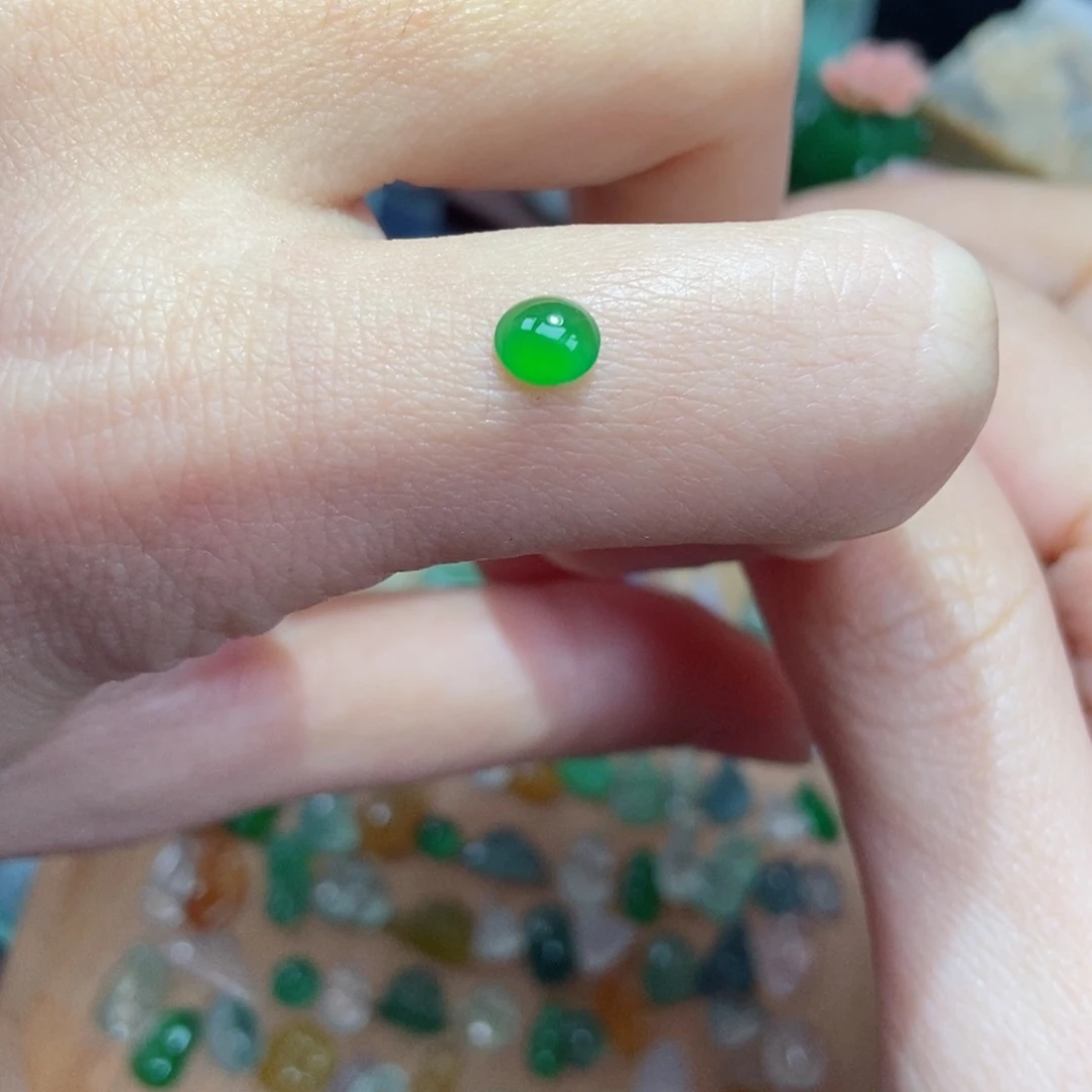 翡翠颈饰未镶嵌?*f翡翠