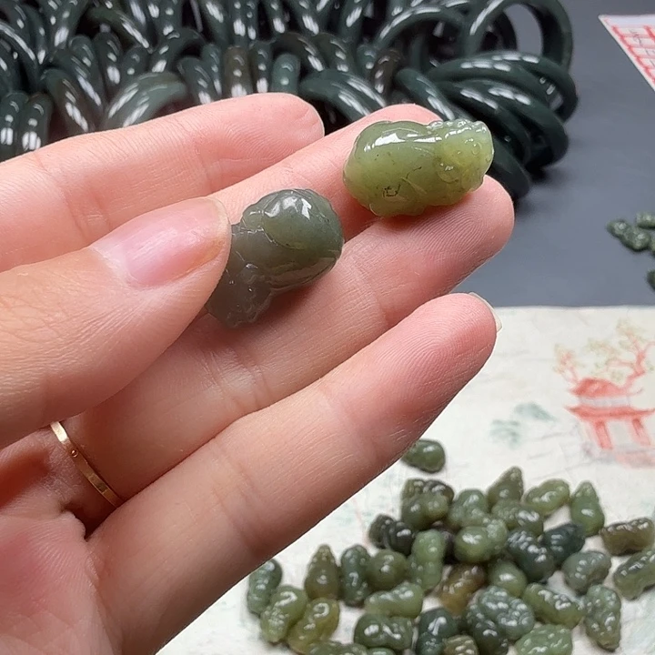 和田玉未镶嵌颈饰4