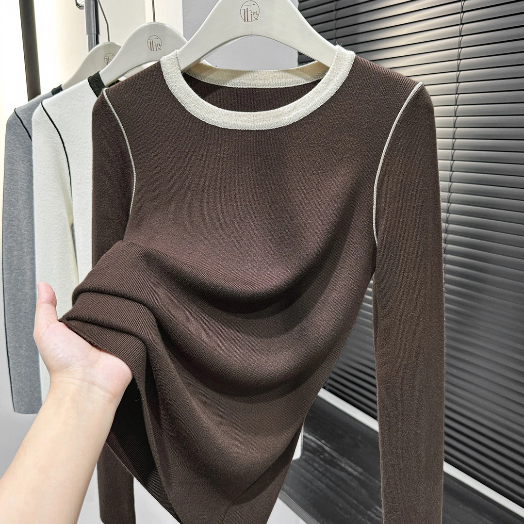 棕色时尚感圆领针织上衣女秋冬新款显瘦撞色长袖T恤软糯套头小衫