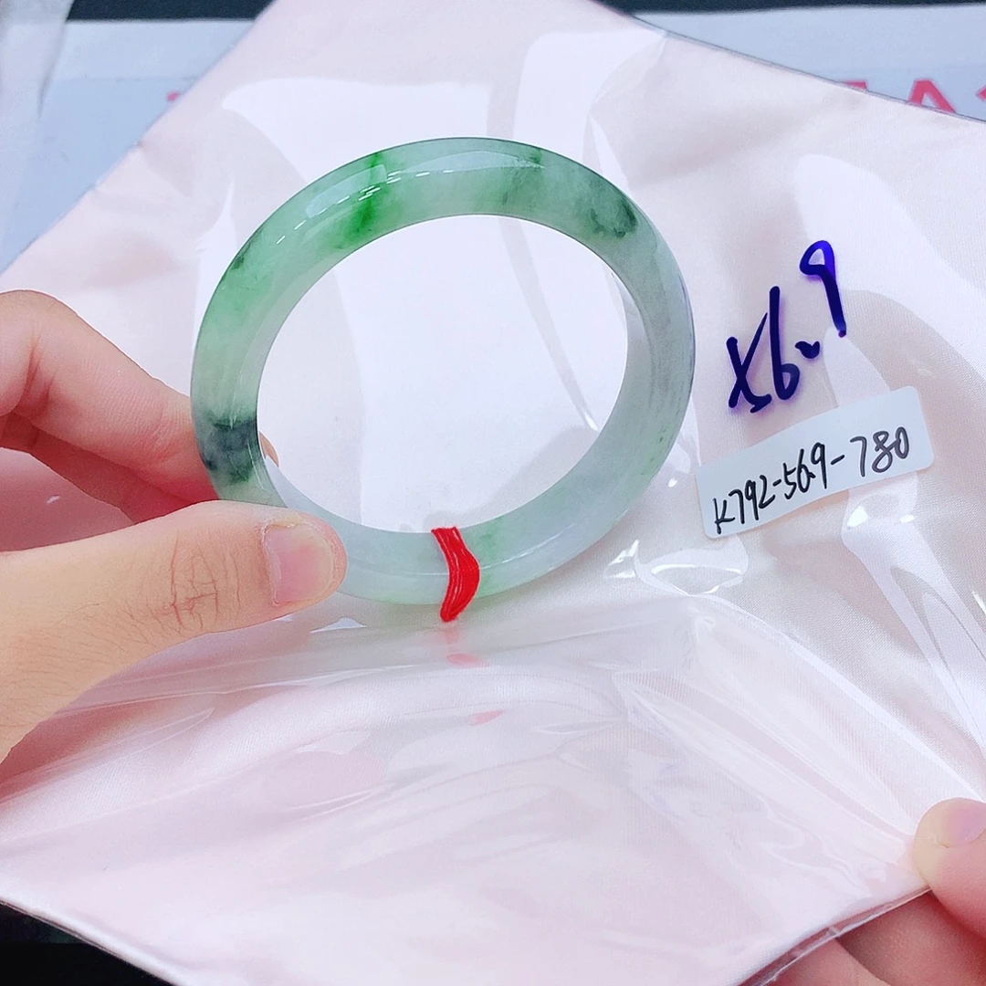 翡翠未镶嵌手镯我