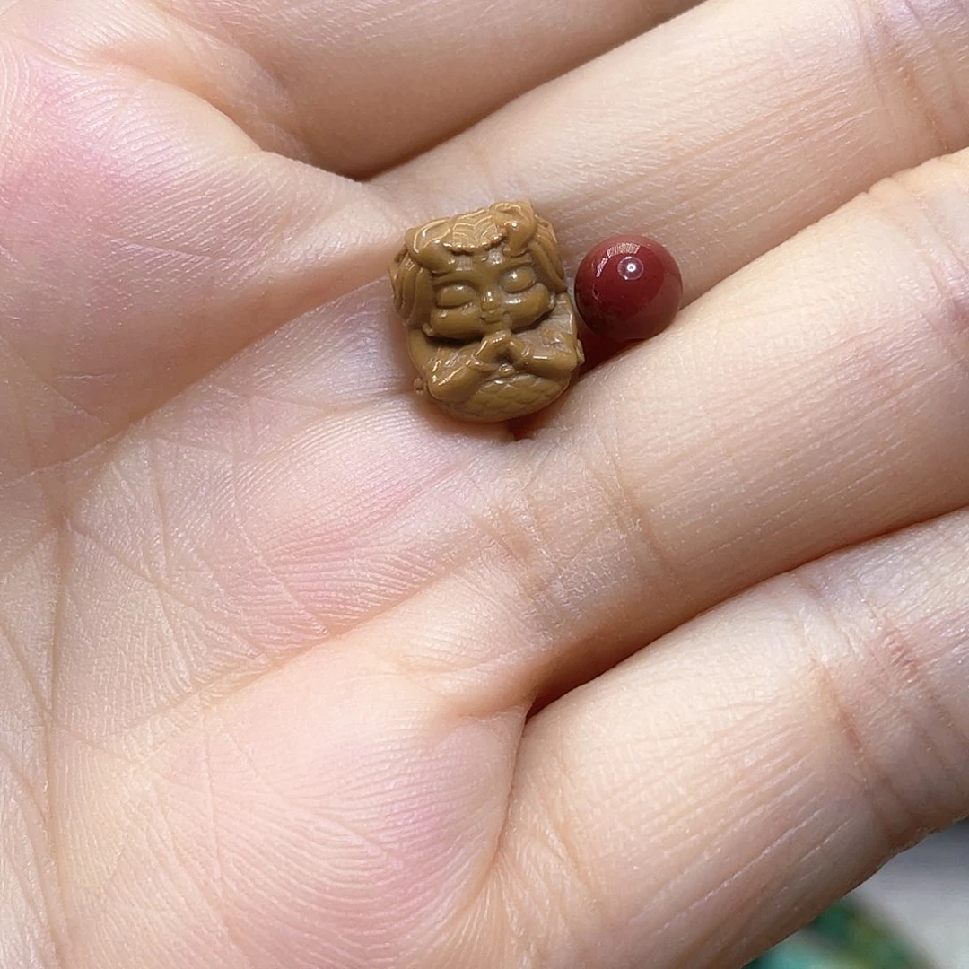 南红玛瑙配饰未镶嵌