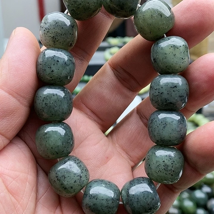 【闪购商品】未镶嵌手链和田玉16青花有结构