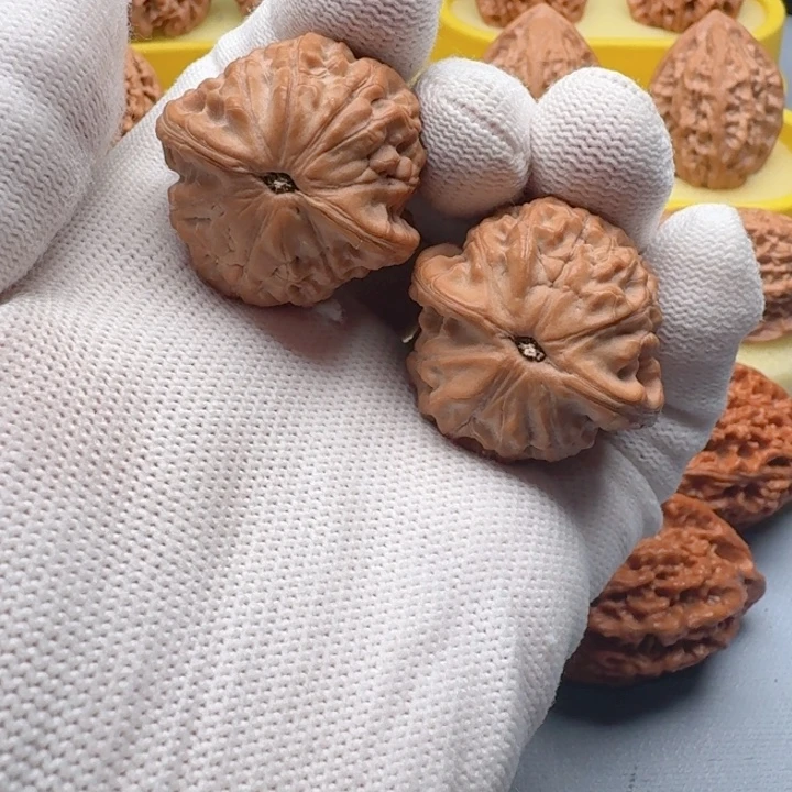 核桃精品小金鱼文玩