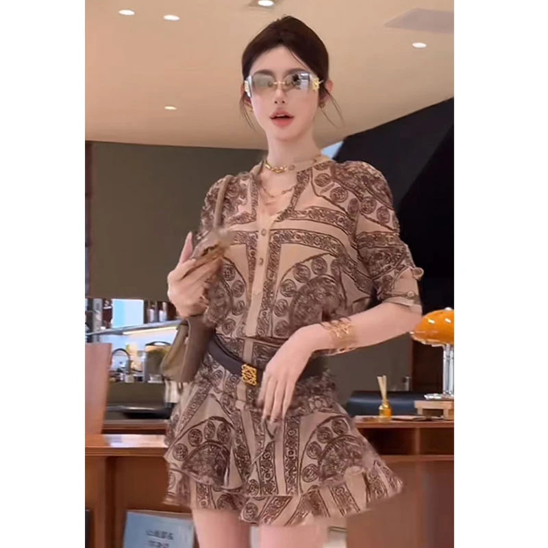 高级感气质炸街减龄套装2025夏季新款v领印花衬衫高腰半裙两件套