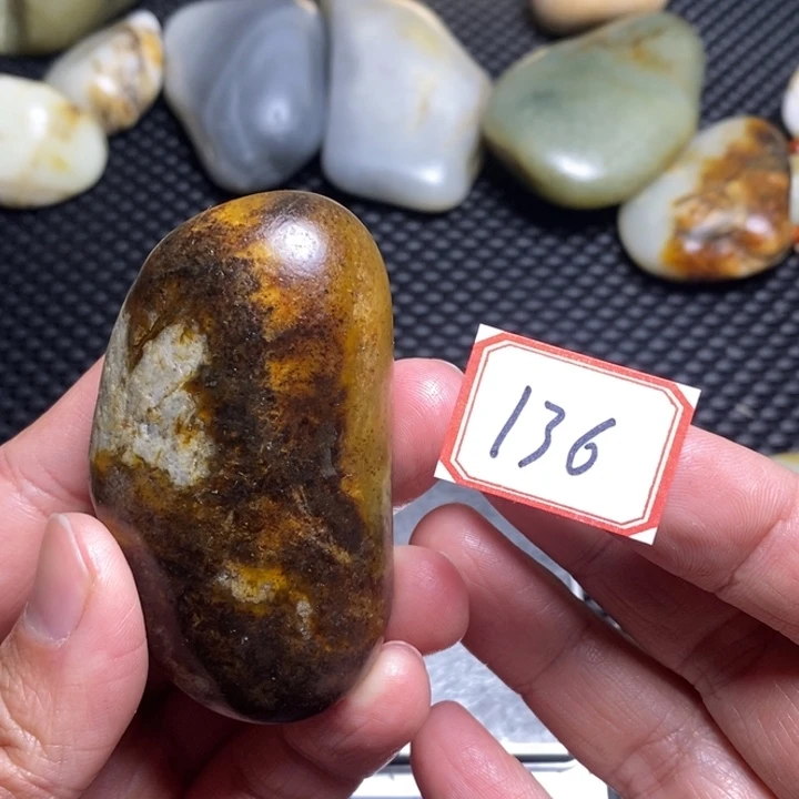 未镶嵌和田玉把件王****）136