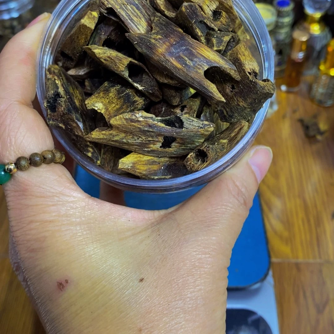 ꕥ***࿐沉香沉香碎屑红棋200克