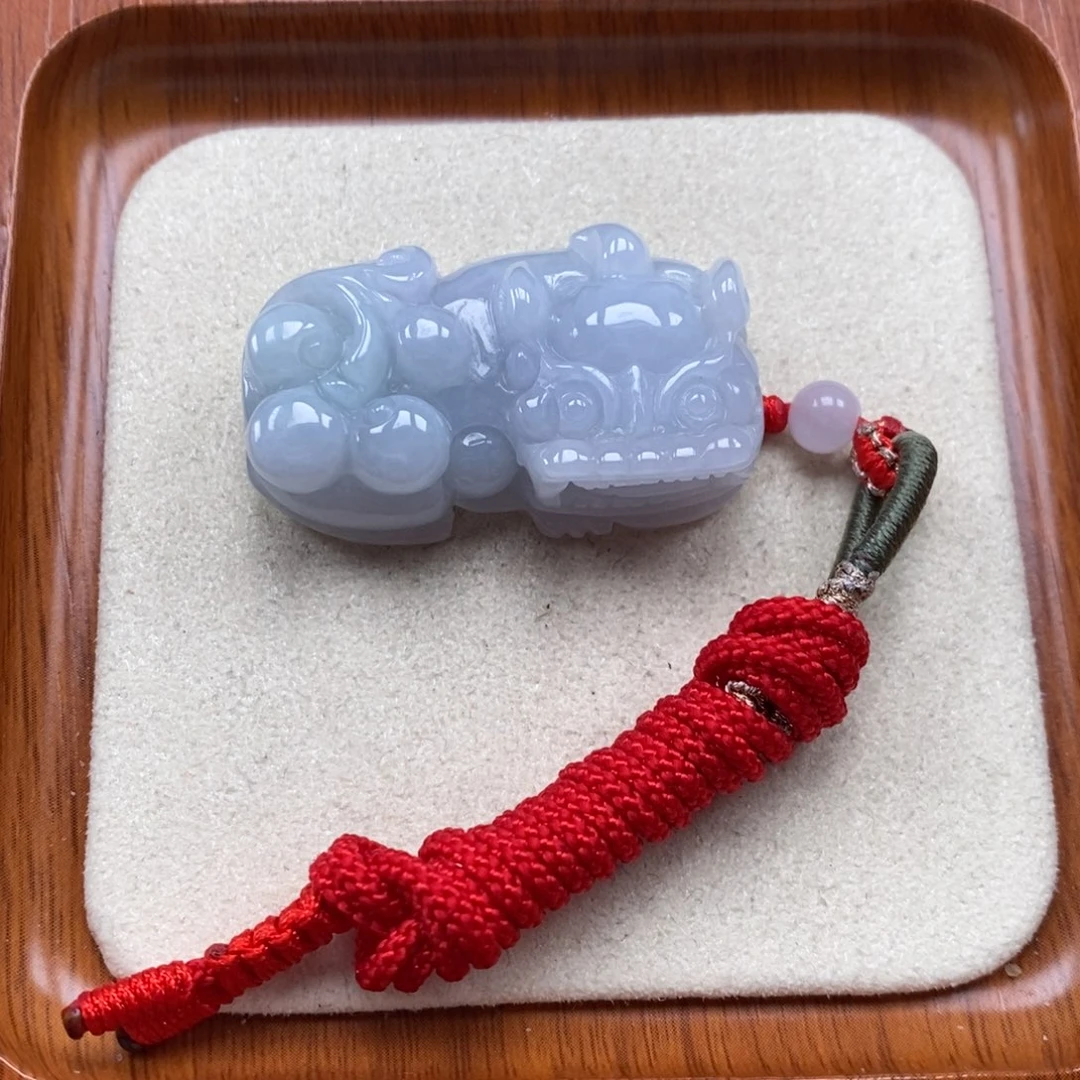 翡翠未镶嵌颈饰霸王