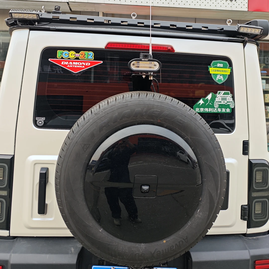 新款212T01原车备胎倒车灯支架，倒车灯支架不配灯和天线，备胎灯架