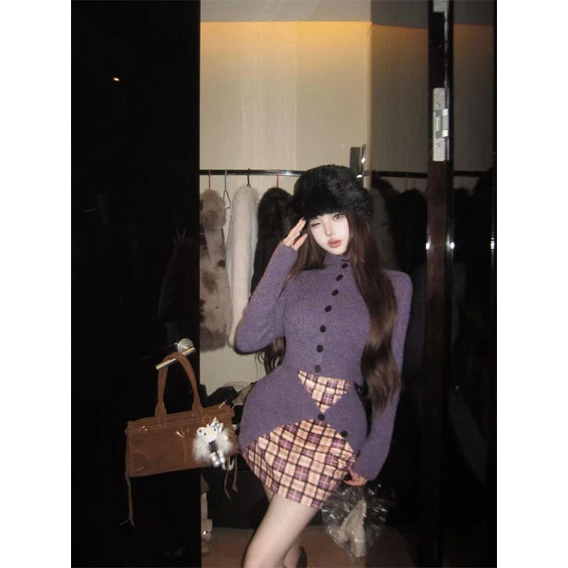 2025纯欲高级感紫色针织休闲百搭长袖上衣高腰格子包臀半身裙套装
