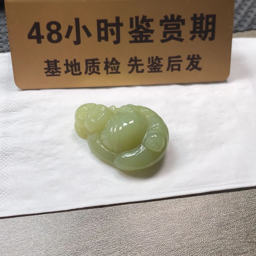 颈饰未镶嵌和田玉佛