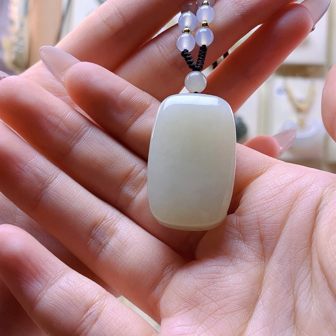 和田玉吊坠(赠链)未镶嵌莪****