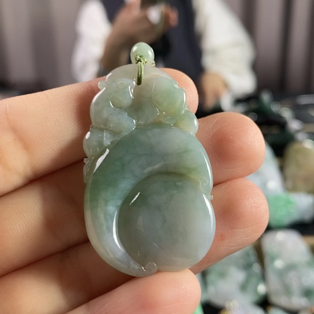 颈饰未镶嵌翡翠吊坠
