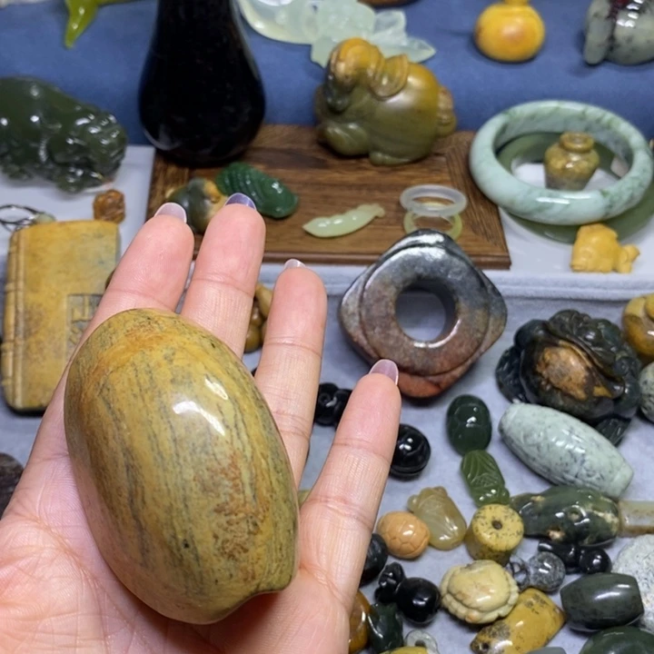 岫岩河磨玉（透闪石质玉）未镶嵌把件