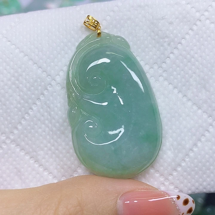 翡翠18K金镶嵌颈饰挂件