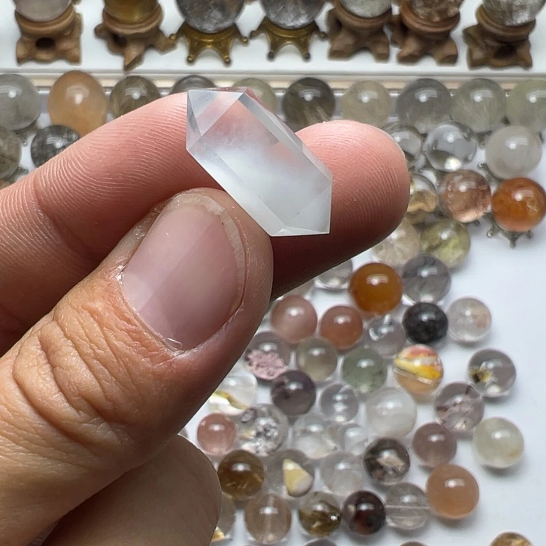 水晶未镶嵌珠宝半成品兔毛球