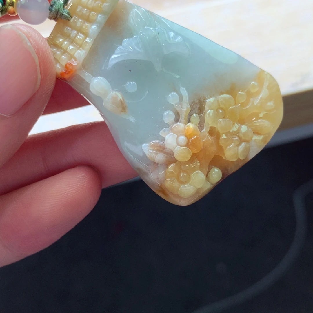 翡翠颈饰未镶嵌吊坠