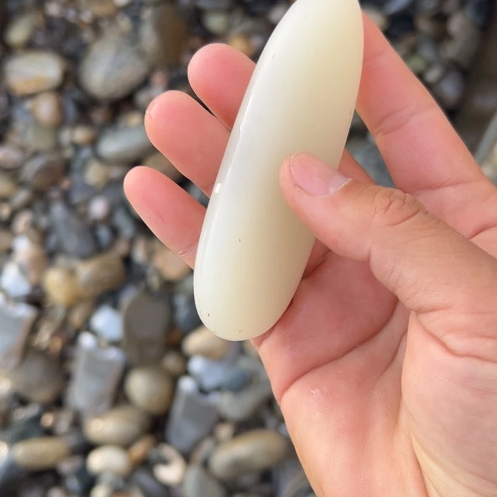 和田玉（糖玉）未镶嵌珠宝奇石