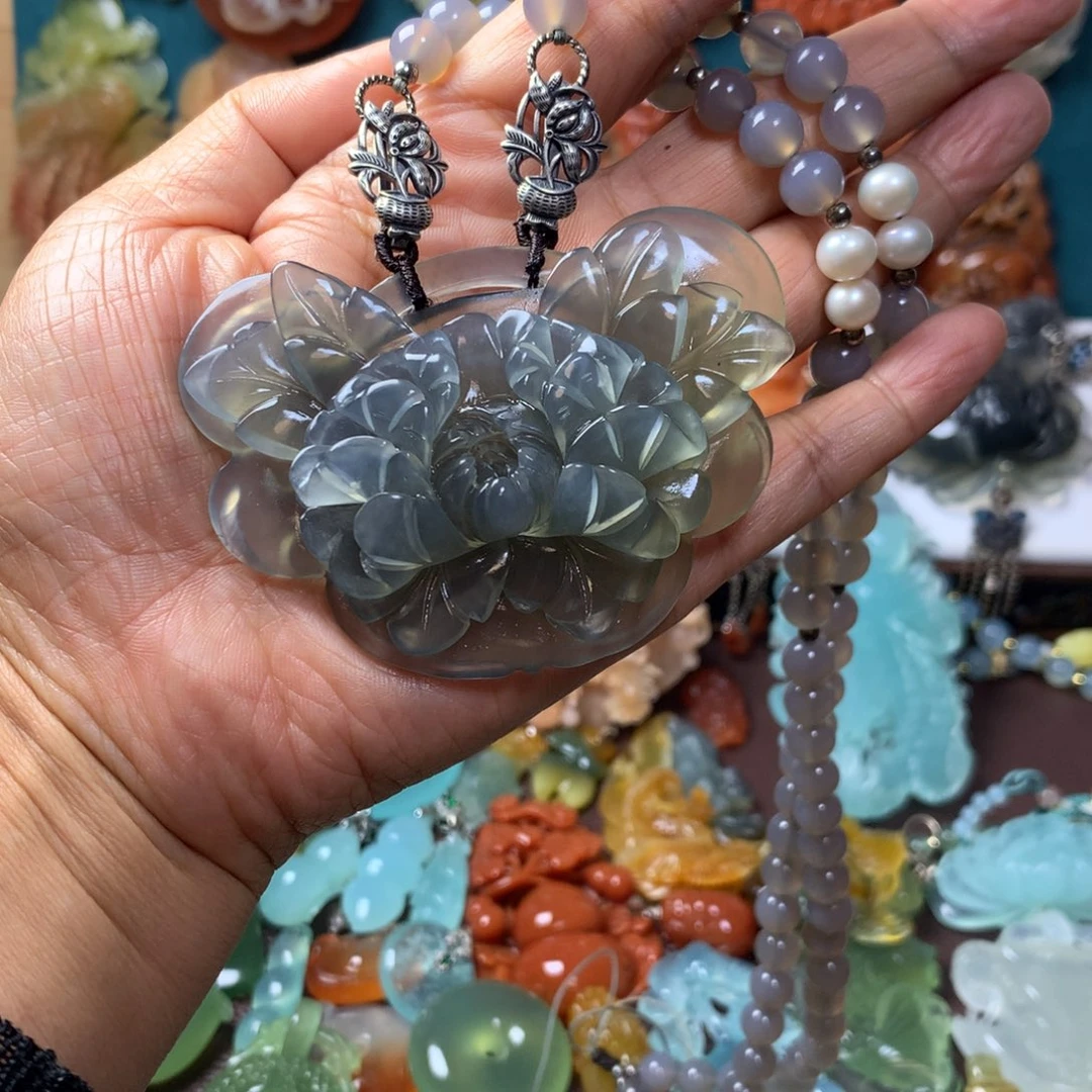 蛇纹石玉未镶嵌挂坠