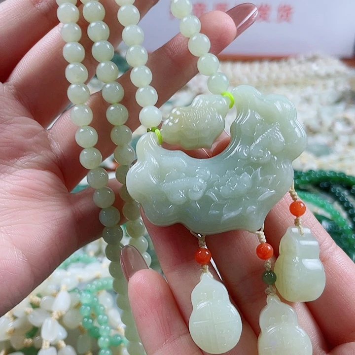 未镶嵌和田玉挂件