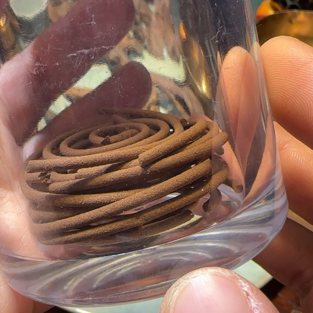 【闪购商品】沉香沉香木制品断香富森红土盘香203克含瓶子