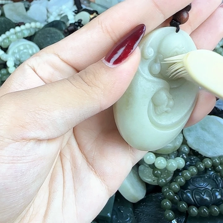 和田玉未镶嵌颈饰