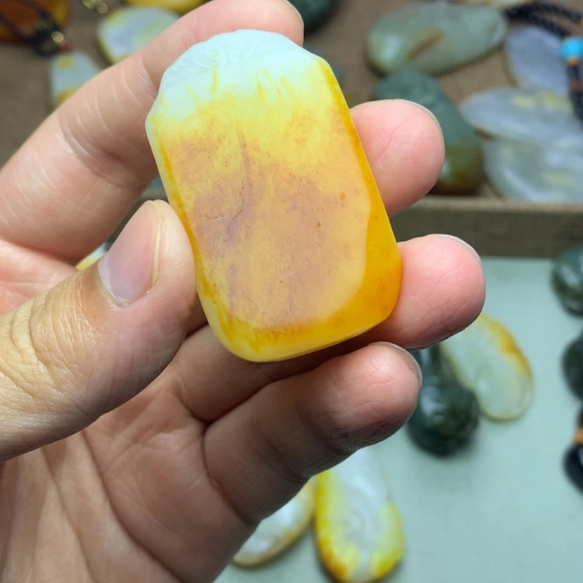 【闪购商品】颈饰未镶嵌和田玉