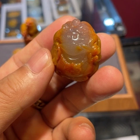 【闪购商品】石英质玉（黄龙玉）未镶嵌颈饰酸***扒