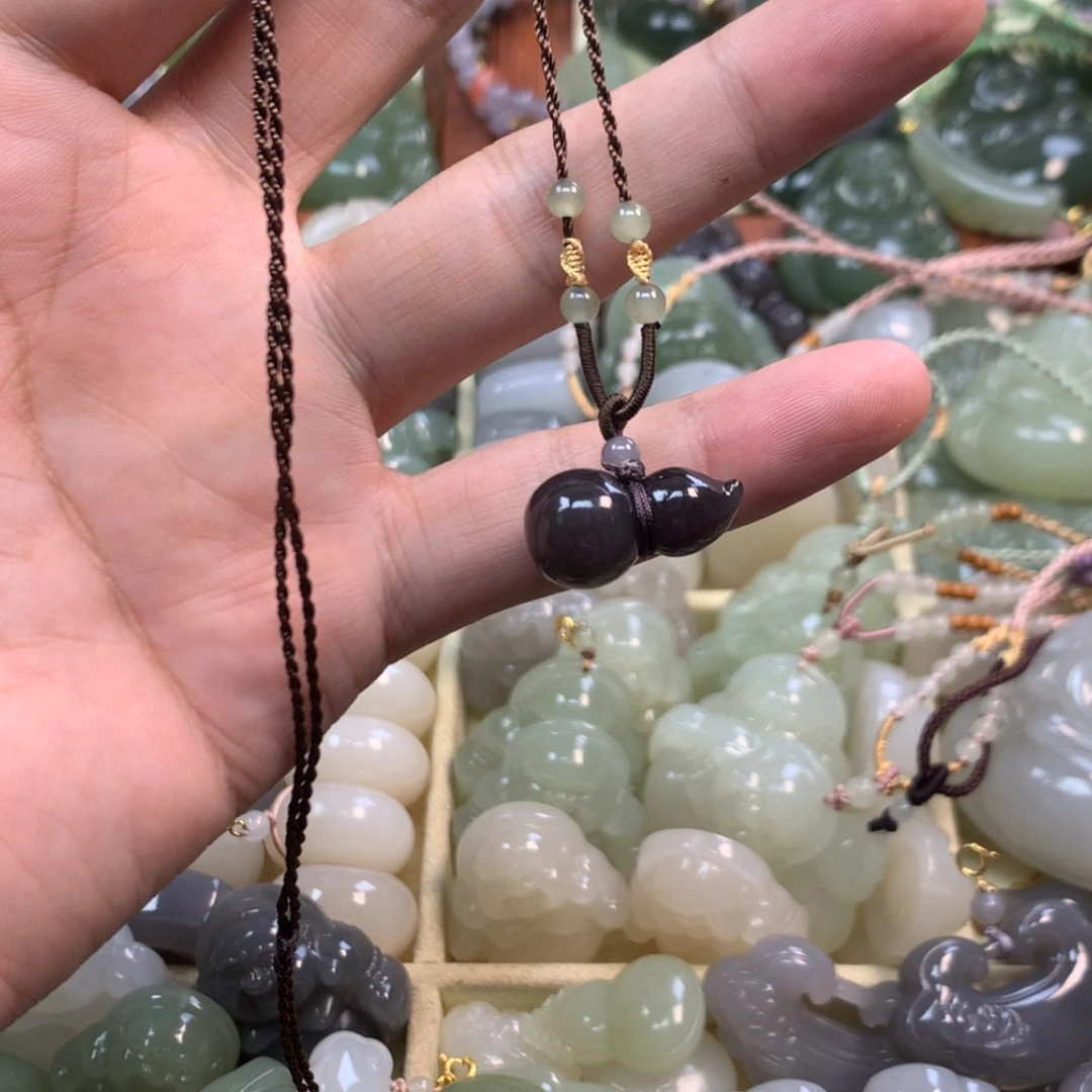 【闪购商品】颈饰未镶嵌和田玉