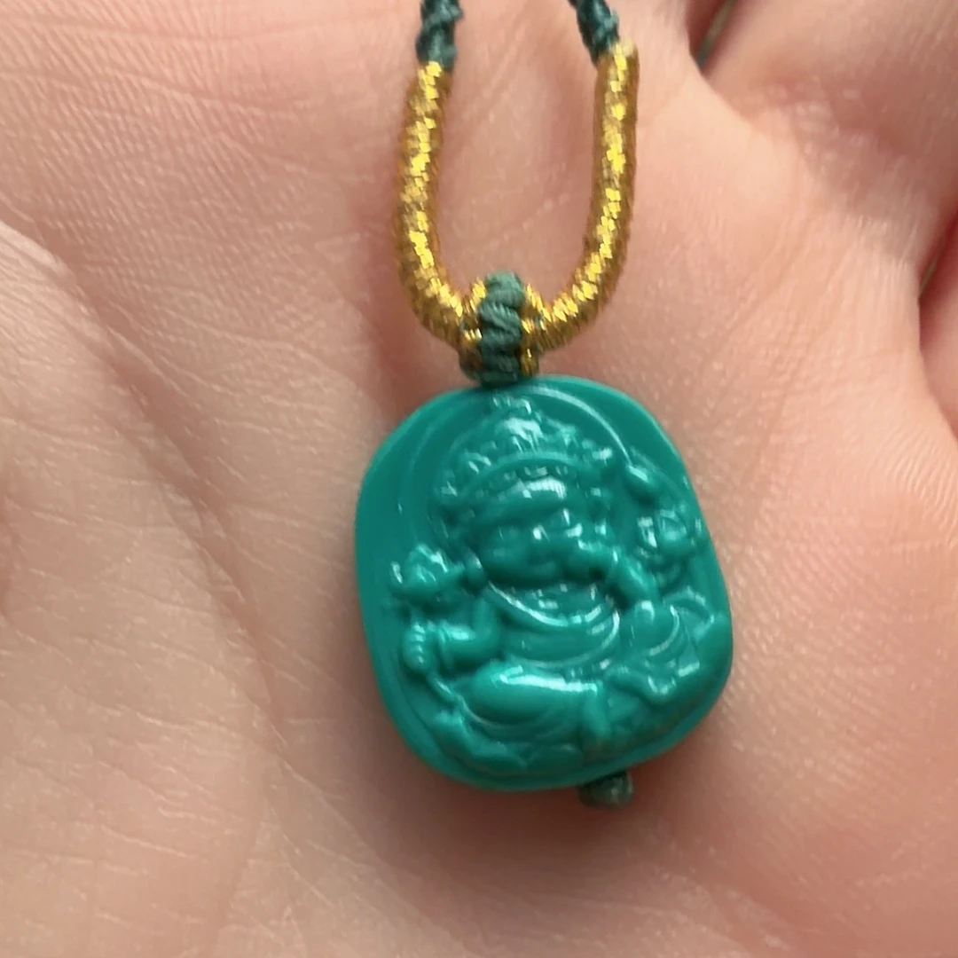 绿松石未镶嵌颈饰