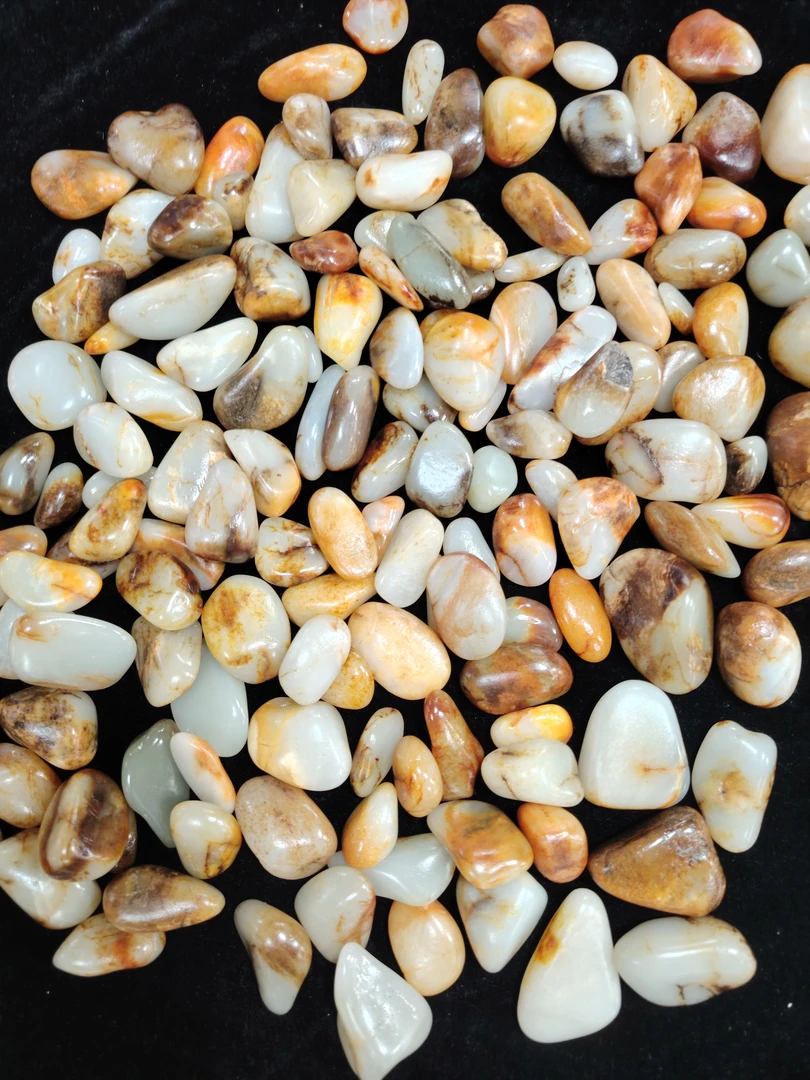 新疆和田玉，和田玉，籽石，原石，修行等随机发货一个，也可客服选货