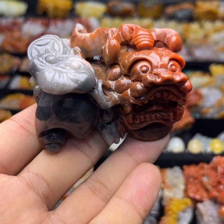 未镶嵌石英质玉（黄龙玉）颈饰