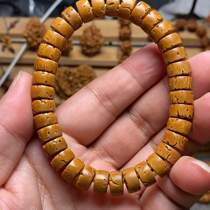 10x6桃核雕刻直切手串
