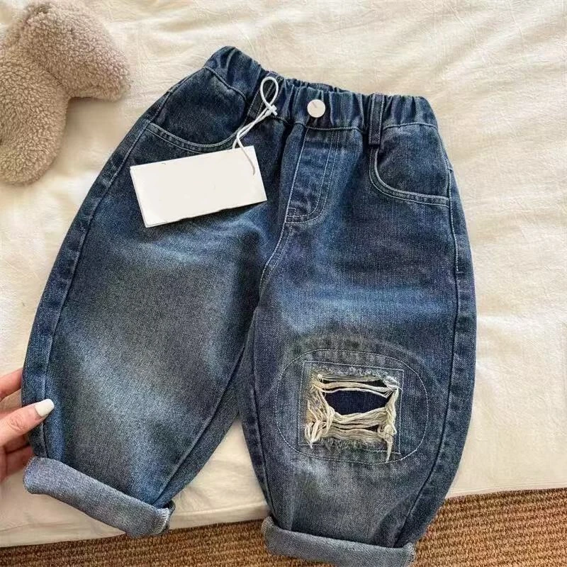 儿童长裤2025春秋男女童破洞洋气牛仔裤宝宝帅气休闲直筒裤潮