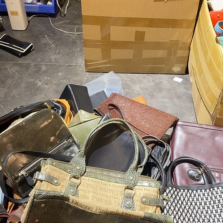 小***叁中古香水沐浴露持久留香